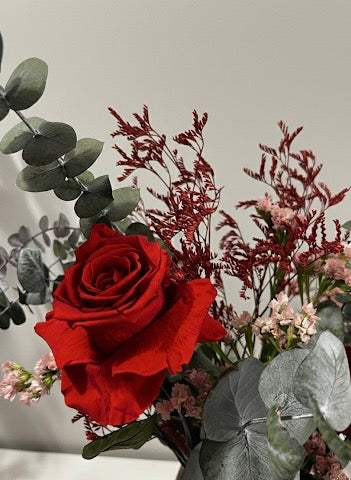 Rama de 3 roses preservat amb gerro