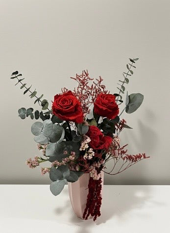 Rama de 3 roses preservat amb gerro