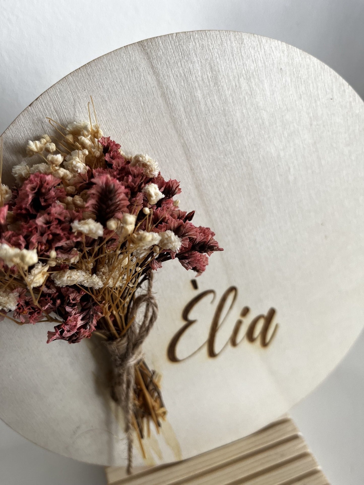 Rótulo de madera personalizado con ramillete
